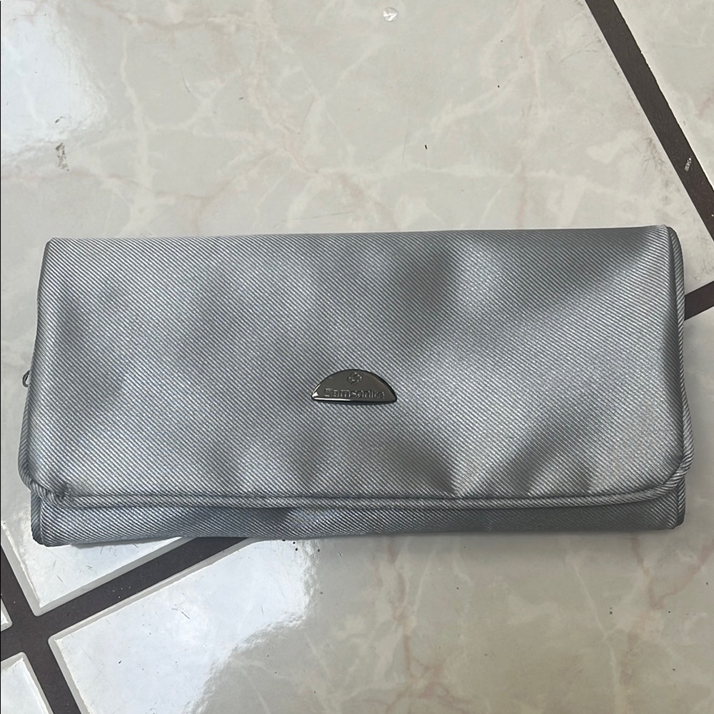 Samsonite Metallic Silver Wallet